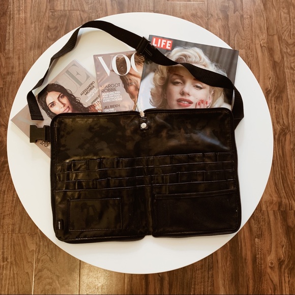 Ziparound Professional Makeup Brush Belt - Picture 1 of 5